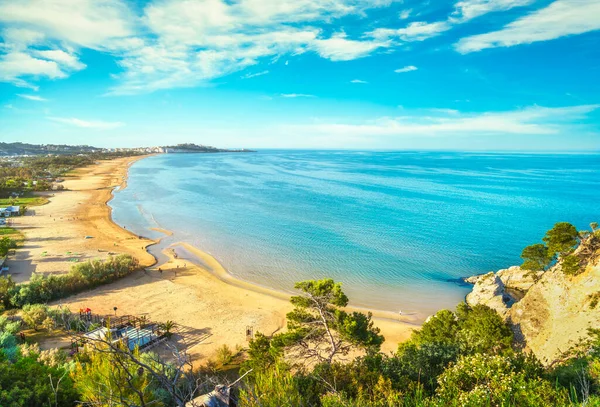 Widok Plażę Vieste Pizzomunno Półwysep Gargano Apulia Południowe Włochy Europa — Zdjęcie stockowe