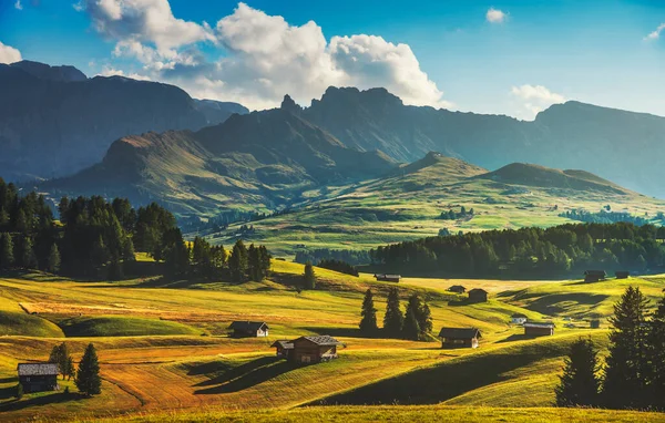 Alpe Siusi Seiser Alm Wooden Huts View Dolomites Alps Trentino — Stock Photo, Image