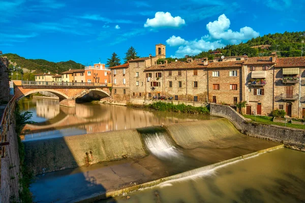 圣安杰罗在瓦多桥瀑布和马杜罗河Marche Region Italy Europe — 图库照片