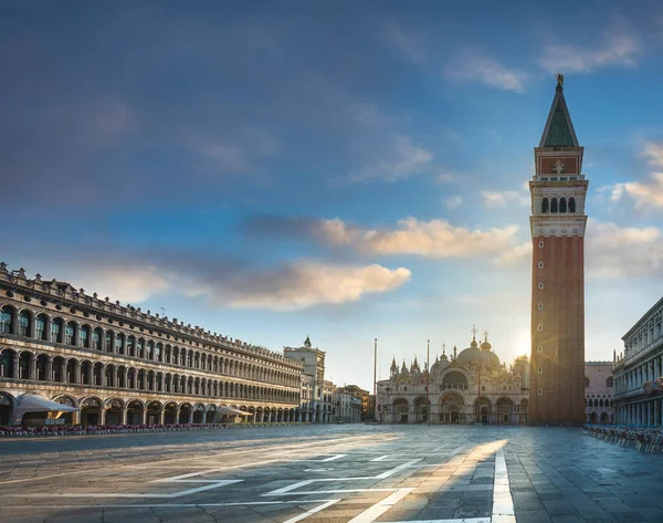 Wenecja Piazza San Marco Lub Plac Marka Bazylika Wschodzie Słońca — Zdjęcie stockowe