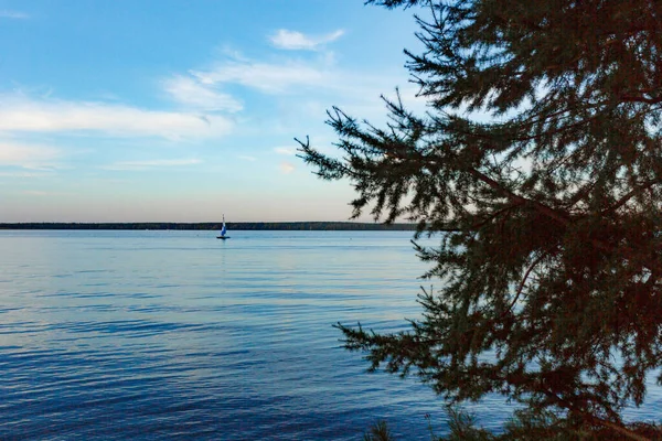 Яхта Озеро Блакитної Води — стокове фото
