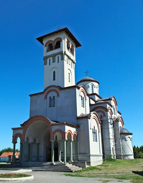 Новая православная церковь в Нови-Саде — стоковое фото