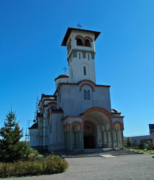 Nuova chiesa ortodossa a Novi Sad, Serbia — Foto Stock