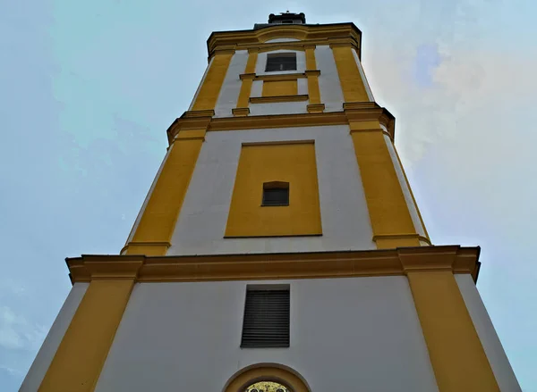 Torre sobre iglesia en monasterio Privina Glava, Serbia — Foto de Stock