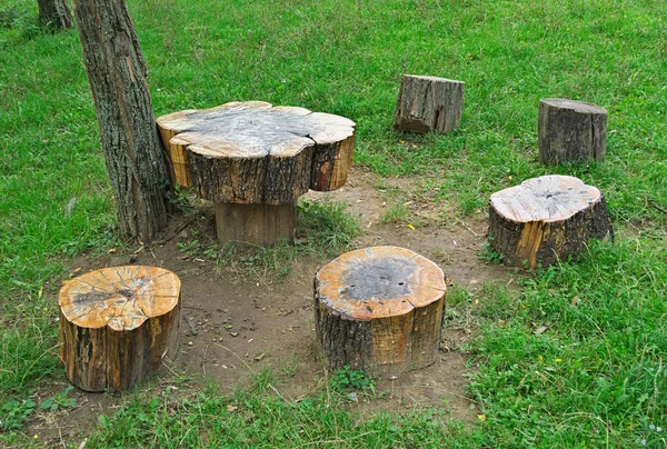 Lugar para relajarse en el parque de madera — Foto de Stock