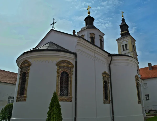 Hlavní kostel v klášteře Krusedol v Srbsku — Stock fotografie