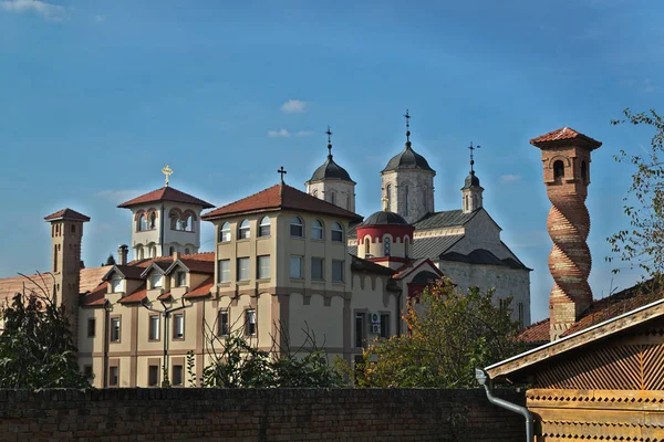 Вид на монастирський комплекс Ковіль, Сербія — стокове фото