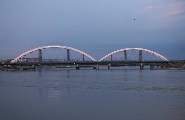 Sırbistan'ın Novi Sad kentinde yeni köprüye manzara