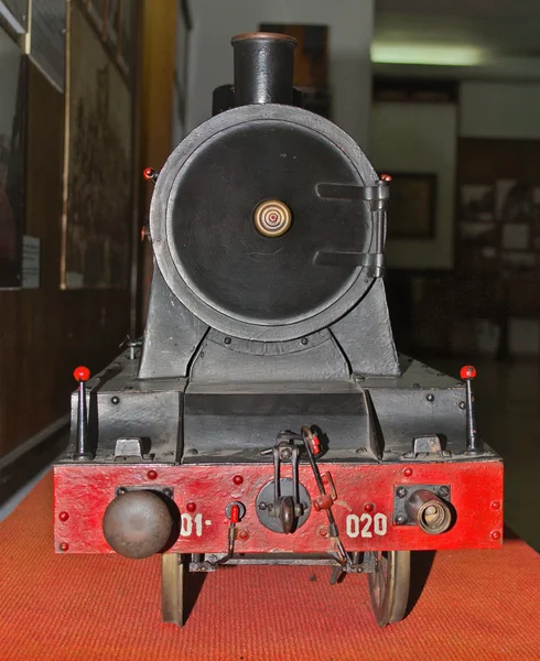 Modelo de locomotora de vapor en exhibición en el museo del ferrocarril en Belgrado, Serbia — Foto de Stock