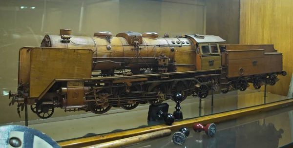 Model of steam locomotive on display at railway museum in Belgrade, Serbia — Stock Photo, Image