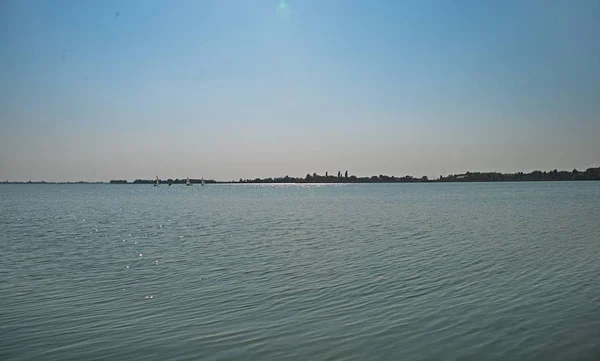 Vista panorâmica sobre o lago Palic na Sérvia — Fotografia de Stock