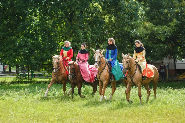 Ukraine Lviv July 2018 Ladys Medievals Costume Horseback Horseback Riding — Stock Photo, Image