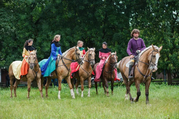 Ladys Medievals Costume Horseback Horseback Riding Camp — Stock Photo, Image