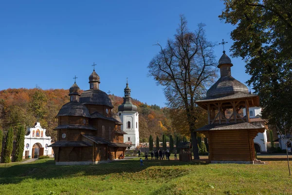 Krekhiv Ukraine October 2018 Old Basilian Monastery Tree Krekhiv Lviv — Stock Photo, Image