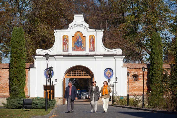 Krekhiv Ukraine October 2018 Old Basilian Monastery Tree Krekhiv Gate — Stock Photo, Image