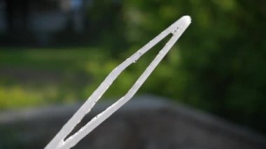 Üfleme kabarcıkları çok yakın.