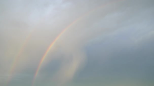 Arcobaleno Nel Cielo Del Mattino Con Nuvole — Video Stock