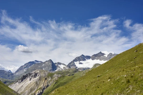 Alpine mountains — Stock Photo, Image