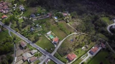 Drone hareketi evleri dağ