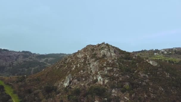 Aproximación Cima Montaña — Vídeo de stock