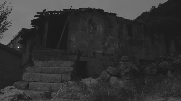 Старый Дом Ночам — стоковое видео