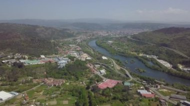 Ourense şehir manzarası dron