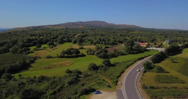 Verde Mountain Blue Sky Windmills — Vídeo de Stock