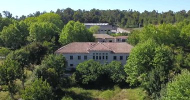 Bir eski terk edilmiş Manicomy Toén, Galiçya uçan