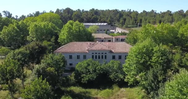 Bir eski terk edilmiş Manicomy Toén, Galiçya uçan — Stok video