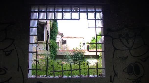 WINDOWS FROM ANDONED ABANDONED MANICOMY IN TOEN, GALICIA — стоковое видео