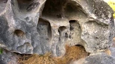 Eski Rock delikli