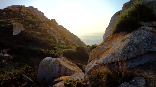 Montaña Rock Con Sunset Mar — Vídeo de stock