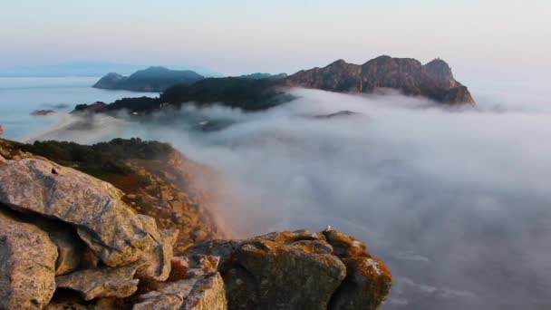 ILHAS DE CIES COM FOG — Vídeo de Stock