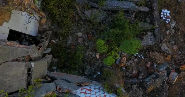 Traveling Вгору Ruined Roof — стокове відео