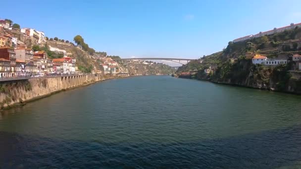 Rzeka Duero od Luis I Bridge, Porto, Portugalia — Wideo stockowe