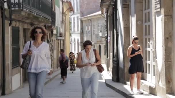 PERSONAS EN GUIMARAES (PORTUGAL ) — Vídeo de stock