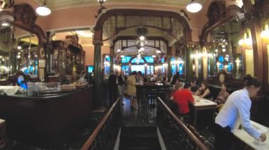 Ve insanlar ile eski Pub