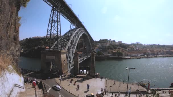 Luis, který jsem most a řeku Douro — Stock video