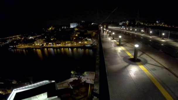 Porto från Luis I Bridge på natten, Portugal — Stockvideo