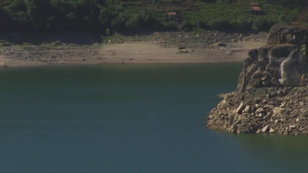 Niedriges Wasser Des Reservoirs — Stockvideo