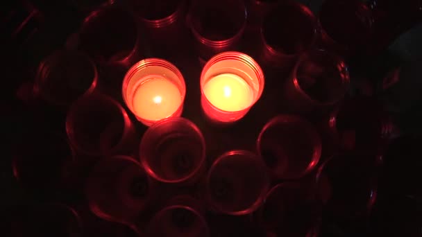 两个红燃烧蜡烛 — 图库视频影像
