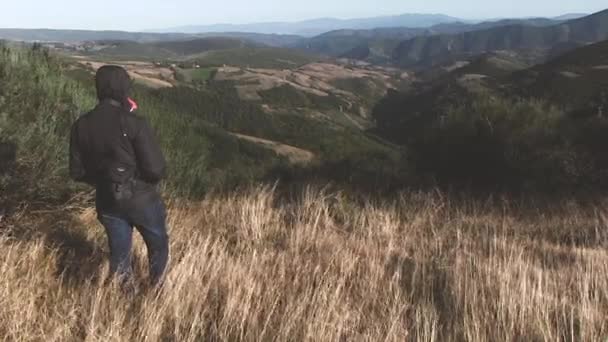 Man Watching Pedrafita Cebreiro Mountain — Stock video