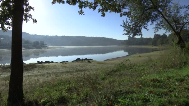 Landschap Van Een Meer Ochtend — Stockvideo