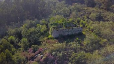 Santa Comba De Naves Eski Manastırı