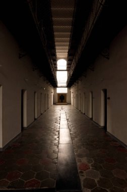 Artık Romanya 'da bir müze olan Sighet hapishanesinde Prison Hall, siyasi muhalifler için bir hapishane olarak görev yaptı.