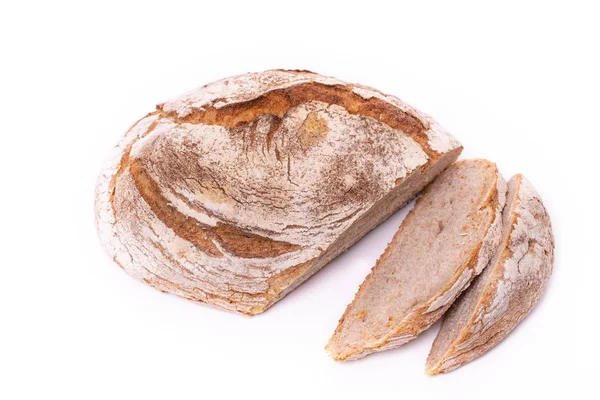 Bochník Chleba Ekologického Zemědělce Plátky Izolované Bílém Pozadí — Stock fotografie