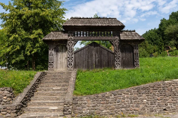 Mosteiro Barsana Detalhe Arquitetônico Porta Esculpida Madeira Tradicional Maramures Romania — Fotografia de Stock