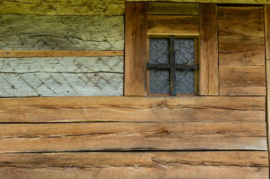 Küçük bir pencere ve ahşap arka planı ve desen eski ahşap uzay ve doku için.
