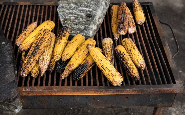 Corn Cobs Roasted Fire Grilled Maize Sale Flea Market — Stock Photo, Image