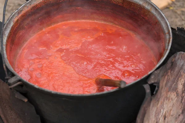 Fare Salsa Pomodoro Alla Vecchia Maniera Una Grande Pentola — Foto Stock